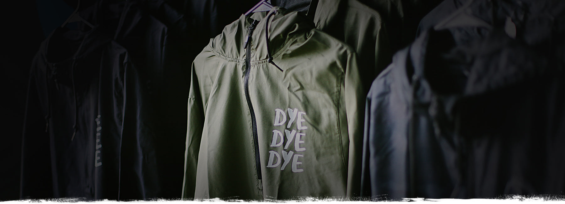 JACKETS & HOODIES