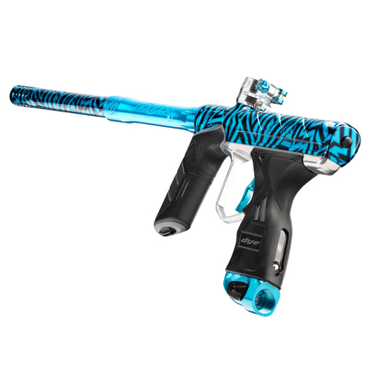 DYE DSR PRO PGA Dazzlecam - Polish paintball marker – in-hand scale reference