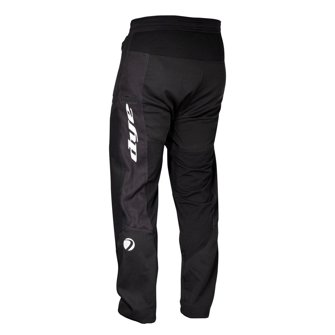 DYE FLX Pants paintball pants – lifestyle / on-field shot