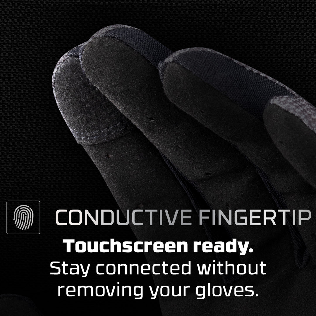 DYE FLX Glove paintball glove – lifestyle / on-field shot